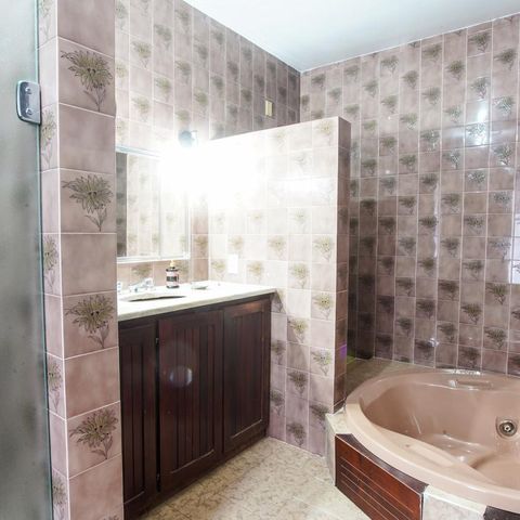 Casa à venda com 280m², 3 quartos e 3 vagas Casa à venda com 280m², 3 quartos e 3 vagasBanheiro do Quarto 2