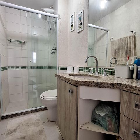Apartamento à venda com 57m², 2 quartos e 1 vaga Apartamento à venda com 57m², 2 quartos e 1 vagaBanheiro Social