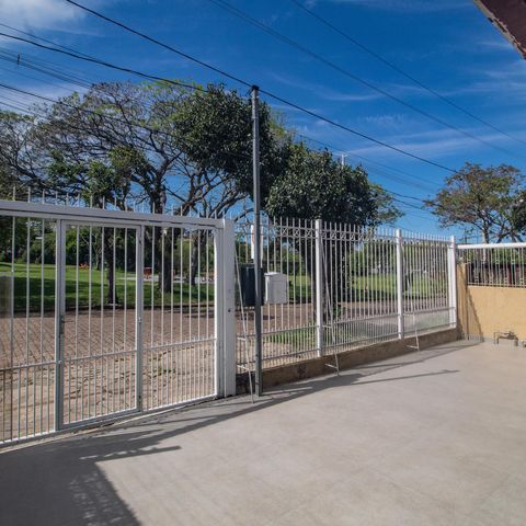 Casa à venda com 150m², 3 quartos e 5 vagas Casa à venda com 150m², 3 quartos e 5 vagasJardim