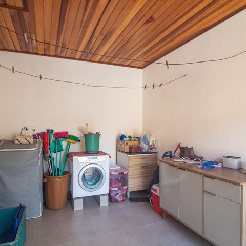 Casa à venda com 150m², 3 quartos e 5 vagas Casa à venda com 150m², 3 quartos e 5 vagasÁrea de Serviço