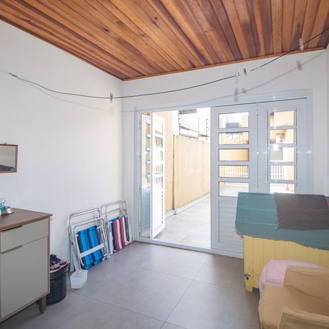 Casa à venda com 150m², 3 quartos e 5 vagas Casa à venda com 150m², 3 quartos e 5 vagasÁrea de Serviço