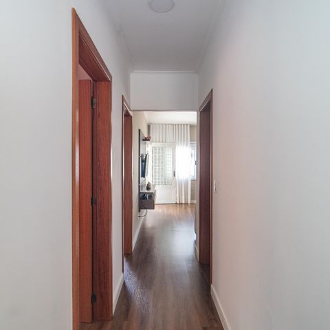 Casa à venda com 150m², 3 quartos e 5 vagas Casa à venda com 150m², 3 quartos e 5 vagasCorredor
