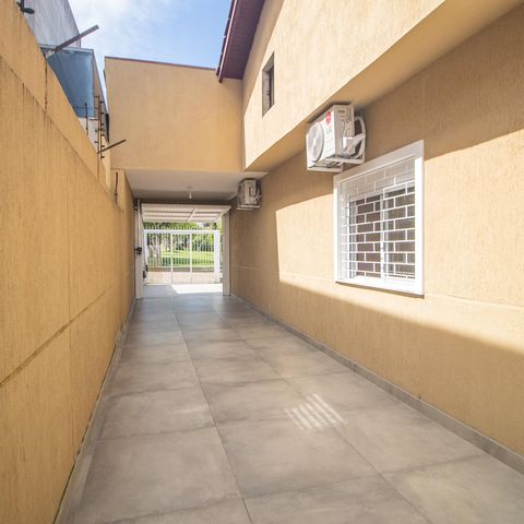 Casa à venda com 150m², 3 quartos e 5 vagas Casa à venda com 150m², 3 quartos e 5 vagasGaragem