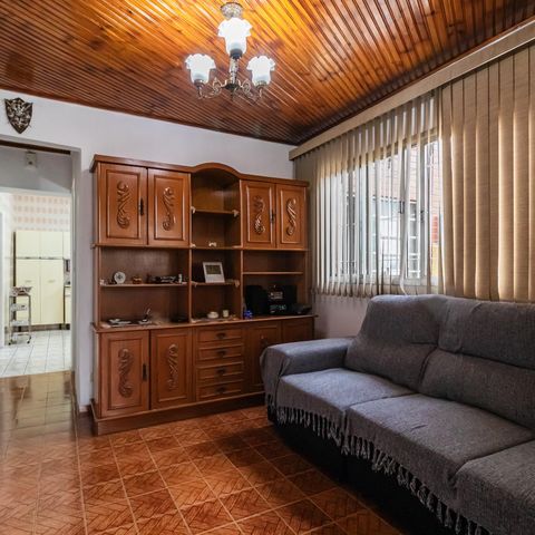 Casa à venda com 161m², 3 quartos e 7 vagasSala