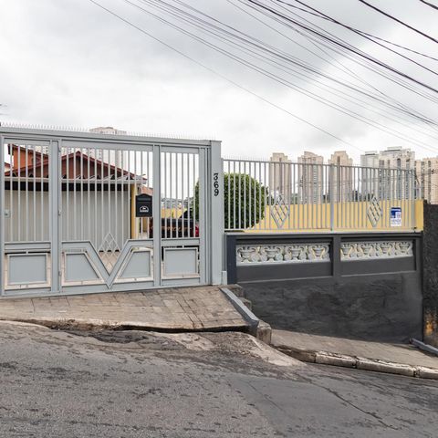 Casa à venda com 161m², 3 quartos e 7 vagasFachada