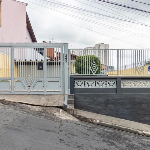 Casa à venda com 161m², 3 quartos e 7 vagasFachada