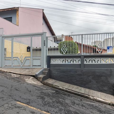 Casa à venda com 161m², 3 quartos e 7 vagasFachada