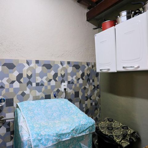 Casa à venda com 597m², 4 quartos e 7 vagas Casa à venda com 597m², 4 quartos e 7 vagasÁrea de Serviço