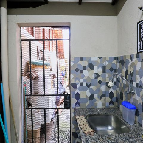 Casa à venda com 597m², 4 quartos e 7 vagas Casa à venda com 597m², 4 quartos e 7 vagasÁrea de Serviço