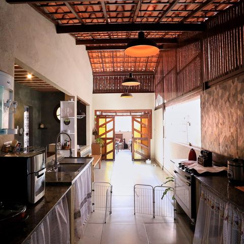 Casa à venda com 597m², 4 quartos e 7 vagas Casa à venda com 597m², 4 quartos e 7 vagasCozinha