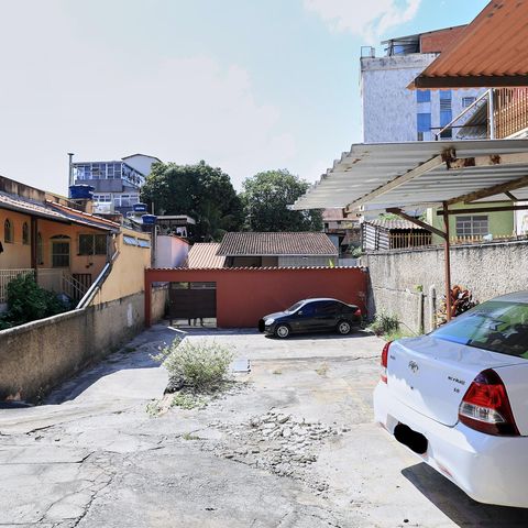 Casa à venda com 597m², 4 quartos e 7 vagas Casa à venda com 597m², 4 quartos e 7 vagasÁrea externa