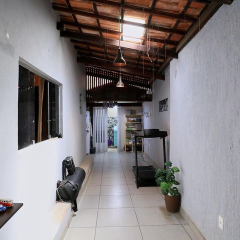 Casa à venda com 597m², 4 quartos e 7 vagas Casa à venda com 597m², 4 quartos e 7 vagasÁrea externa