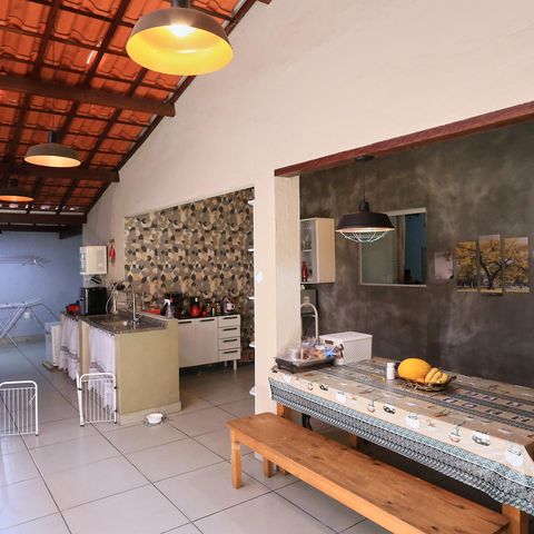 Casa à venda com 597m², 4 quartos e 7 vagas Casa à venda com 597m², 4 quartos e 7 vagasCozinha