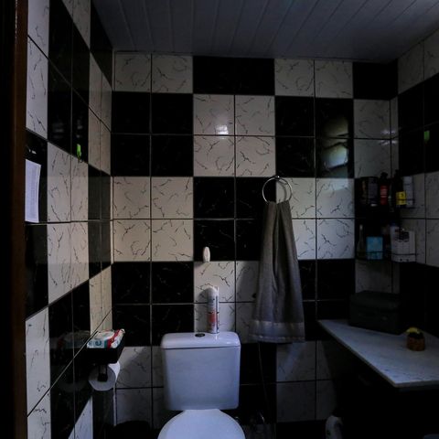 Casa à venda com 597m², 4 quartos e 7 vagas Casa à venda com 597m², 4 quartos e 7 vagasBanheiro