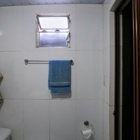 Casa à venda com 597m², 4 quartos e 7 vagas Casa à venda com 597m², 4 quartos e 7 vagasBanheiro da Suíte