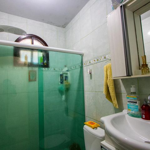 Casa à venda com 125m², 2 quartos e 2 vagas Casa à venda com 125m², 2 quartos e 2 vagasBanheiro