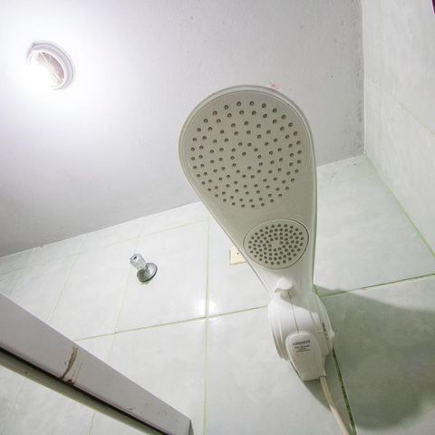 Casa à venda com 125m², 2 quartos e 2 vagas Casa à venda com 125m², 2 quartos e 2 vagasBanheiro