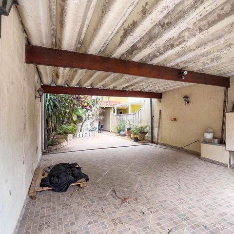 Casa à venda com 167m², 3 quartos e 2 vagas Casa à venda com 167m², 3 quartos e 2 vagasGaragem
