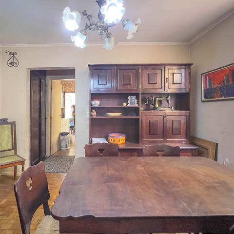 Casa à venda com 167m², 3 quartos e 2 vagas Casa à venda com 167m², 3 quartos e 2 vagasSala