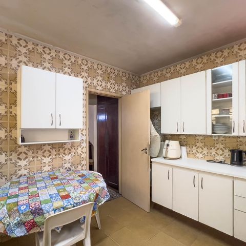 Casa à venda com 167m², 3 quartos e 2 vagas Casa à venda com 167m², 3 quartos e 2 vagasCozinha