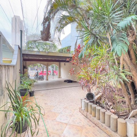 Casa à venda com 167m², 3 quartos e 2 vagas Casa à venda com 167m², 3 quartos e 2 vagasQuintal