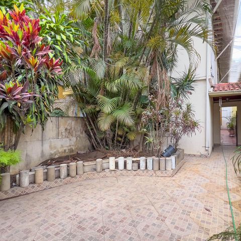 Casa à venda com 167m², 3 quartos e 2 vagas Casa à venda com 167m², 3 quartos e 2 vagasQuintal