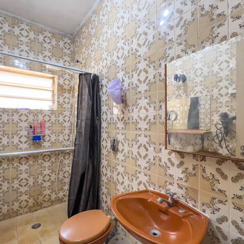 Casa à venda com 167m², 3 quartos e 2 vagas Casa à venda com 167m², 3 quartos e 2 vagasBanheiro da Suíte
