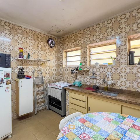 Casa à venda com 167m², 3 quartos e 2 vagas Casa à venda com 167m², 3 quartos e 2 vagasCozinha