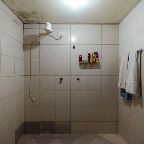 Casa à venda com 340m², 3 quartos e 1 vaga Casa à venda com 340m², 3 quartos e 1 vagaBanheiro 2