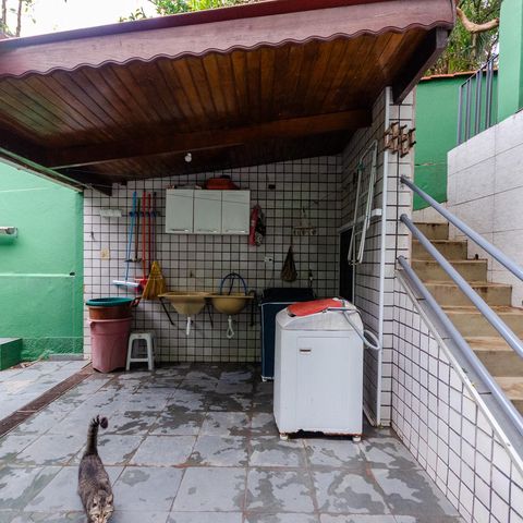 Casa à venda com 340m², 3 quartos e 1 vaga Casa à venda com 340m², 3 quartos e 1 vagaÁrea de Serviço 2