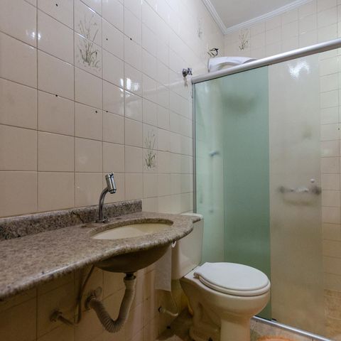 Casa à venda com 340m², 3 quartos e 1 vaga Casa à venda com 340m², 3 quartos e 1 vagaBanheiro 1