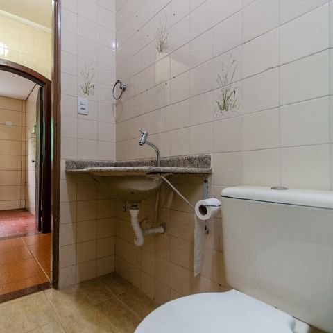 Casa à venda com 340m², 3 quartos e 1 vaga Casa à venda com 340m², 3 quartos e 1 vagaBanheiro 1
