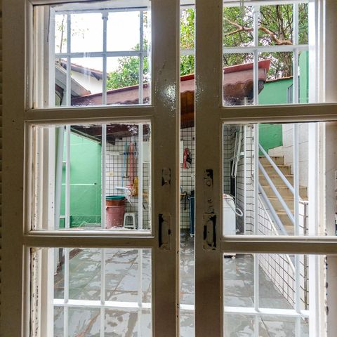 Casa à venda com 340m², 3 quartos e 1 vaga Casa à venda com 340m², 3 quartos e 1 vagaQuarto 1 - Janela