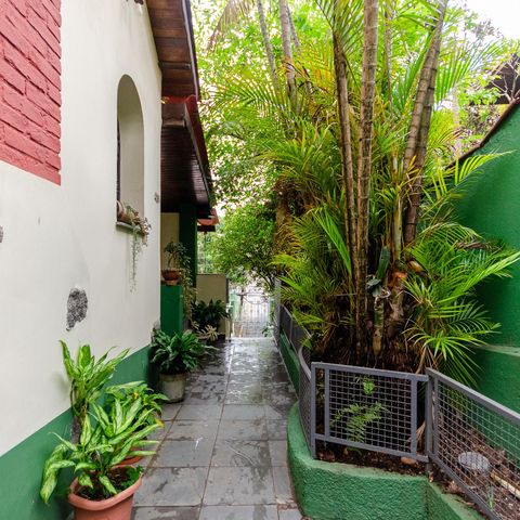Casa à venda com 340m², 3 quartos e 1 vaga Casa à venda com 340m², 3 quartos e 1 vagaÁrea externa