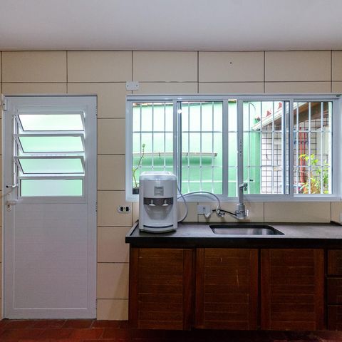 Casa à venda com 340m², 3 quartos e 1 vaga Casa à venda com 340m², 3 quartos e 1 vagaCozinha 1