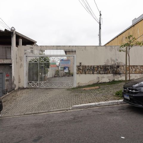 Casa de condomínio à venda com 56m², 2 quartos e 1 vaga Casa de condomínio à venda com 56m², 2 quartos e 1 vagaFachada