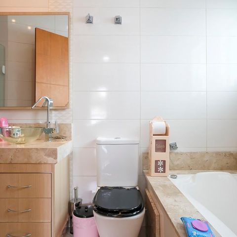 Casa à venda com 249m², 3 quartos e 3 vagasBanheiro da Suíte 1