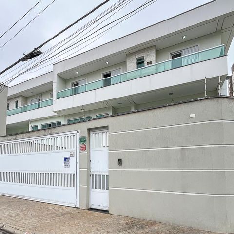 Casa à venda com 249m², 3 quartos e 3 vagasFachada
