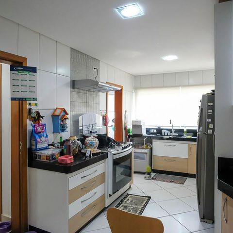 Casa à venda com 249m², 3 quartos e 3 vagasCozinha