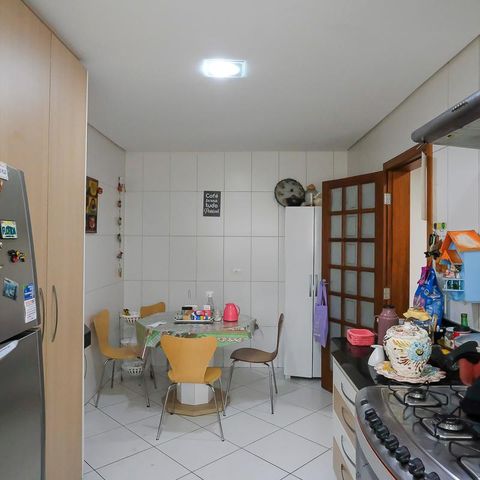 Casa à venda com 249m², 3 quartos e 3 vagasCozinha