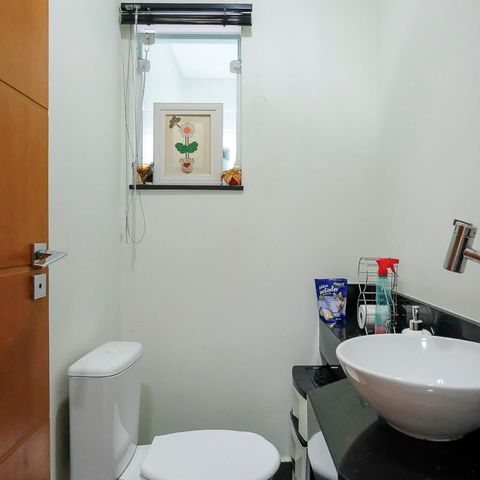 Casa à venda com 249m², 3 quartos e 3 vagasLavabo