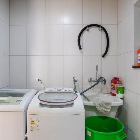 Casa à venda com 249m², 3 quartos e 3 vagasÁrea de Serviço