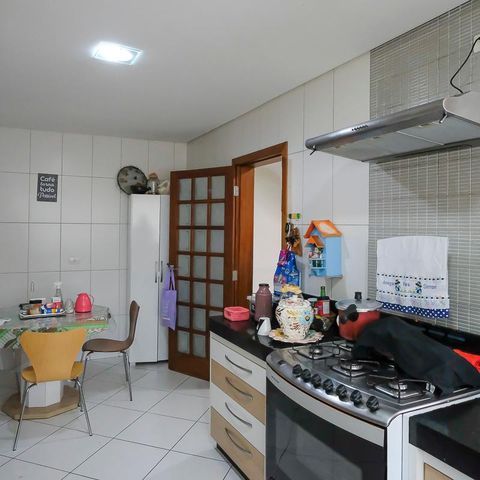 Casa à venda com 249m², 3 quartos e 3 vagasCozinha