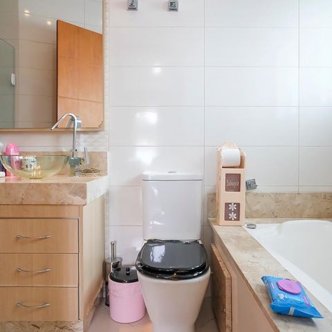 Casa à venda com 249m², 3 quartos e 3 vagasBanheiro da Suíte 1