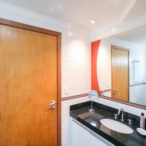 Apartamento à venda com 188m², 3 quartos e 4 vagasBanheiro da Suíte 1