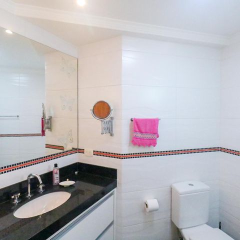 Apartamento à venda com 188m², 3 quartos e 4 vagasBanheiro da Suíte 1