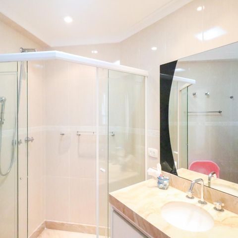Apartamento à venda com 188m², 3 quartos e 4 vagasBanheiro da Suíte 2