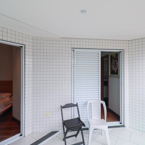 Apartamento à venda com 188m², 3 quartos e 4 vagasVaranda da Suíte 1 e 2