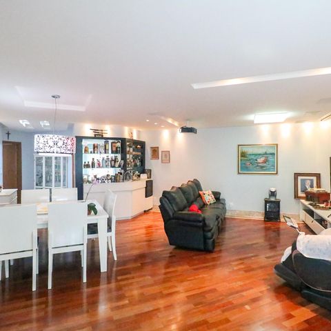 Apartamento à venda com 188m², 3 quartos e 4 vagasSala
