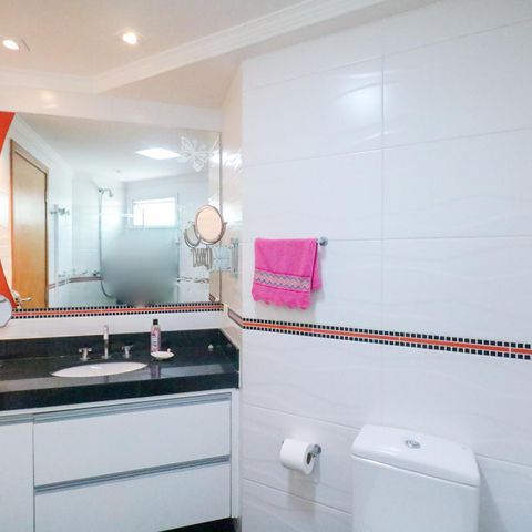 Apartamento à venda com 188m², 3 quartos e 4 vagasBanheiro da Suíte 1